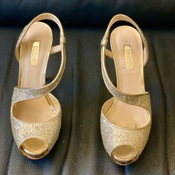 GORGEOUS Guess platform pumps shiny champagne 6.5 - Picture 2 of 3